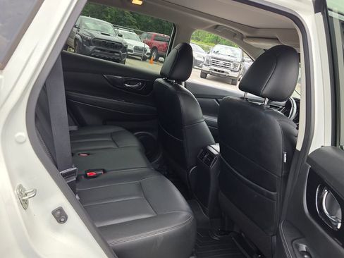 Used 2020 Nissan Rogue SL w/ Premium Package FWD image 12