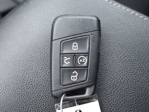 Used 2023 Volkswagen Tiguan SE FWD image 29