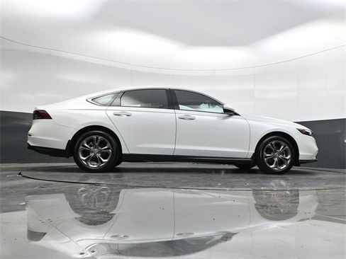 Used 2024 Honda Accord EX image 38