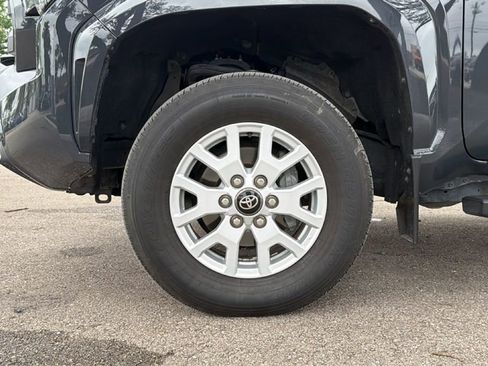 Certified 2024 Toyota Tacoma SR5 AWD/4WD image 12