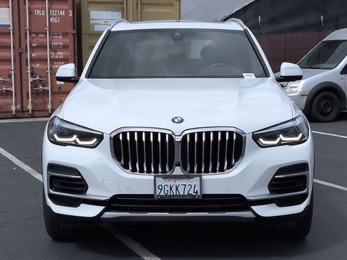 Certified 2023 BMW X5 xDrive40i w/ Premium Package AWD/4WD image 3