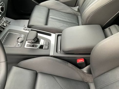 Used 2020 Audi Q5 2.0T Titanium Premium Plus AWD/4WD image 25