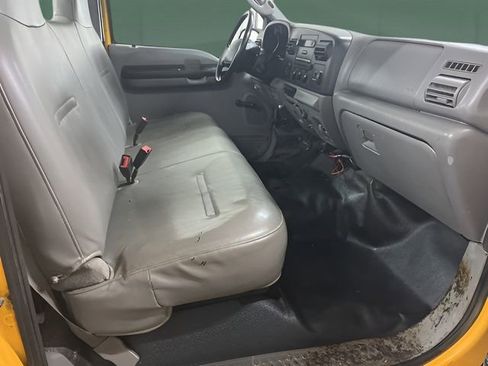 Used 2005 Ford F250 XL image 13