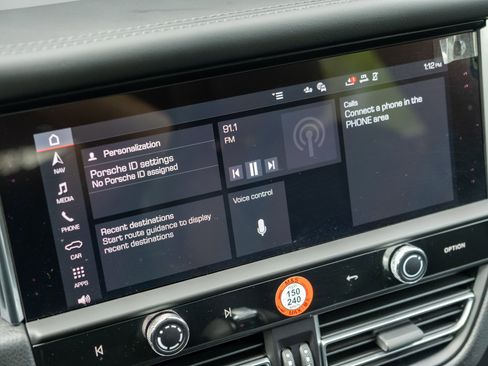 Certified 2026 Porsche Macan AWD/4WD image 21