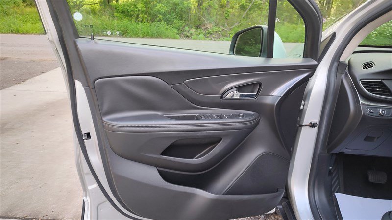 Used 2018 Buick Encore Preferred AWD/4WD image 5