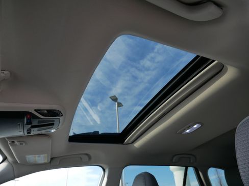 Used 2025 Subaru Outback Premium image 33