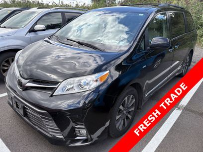 Used 2018 Toyota Sienna XLE