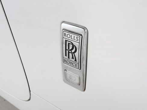 Used 2015 Rolls-Royce Wraith RWD image 16