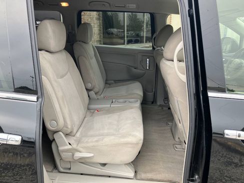 Used 2016 Nissan Quest SV FWD image 15