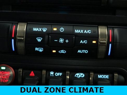 Used 2022 Ford Mustang Shelby GT500 w/ Carbon Fiber Track Pack image 35