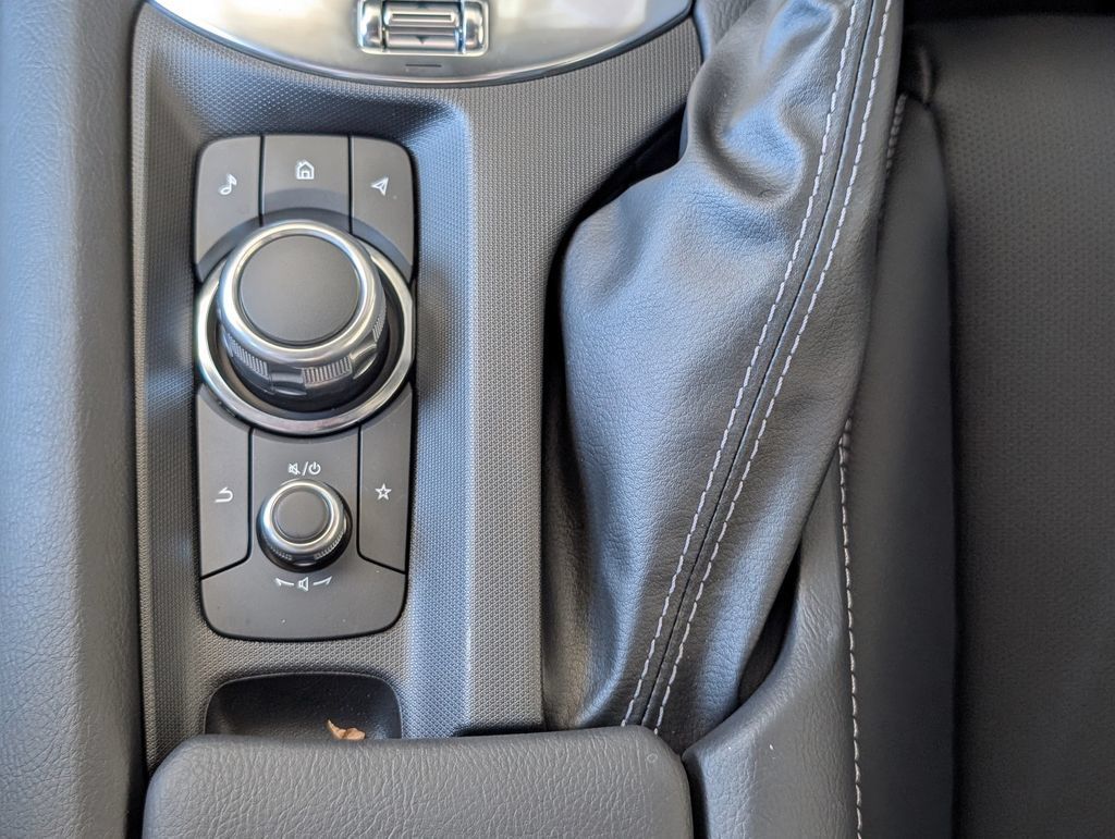 Used 2025 MAZDA MX-5 Miata RF Grand Touring RWD image 10