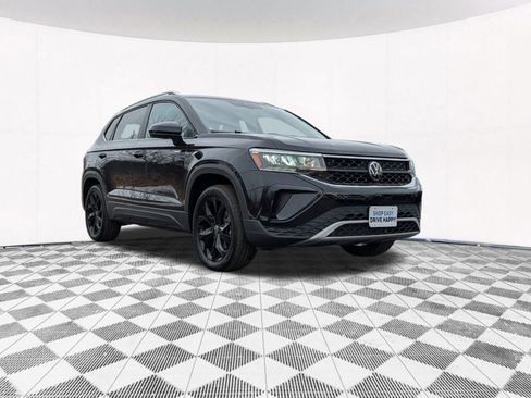 Used 2023 Volkswagen Taos SE image 13