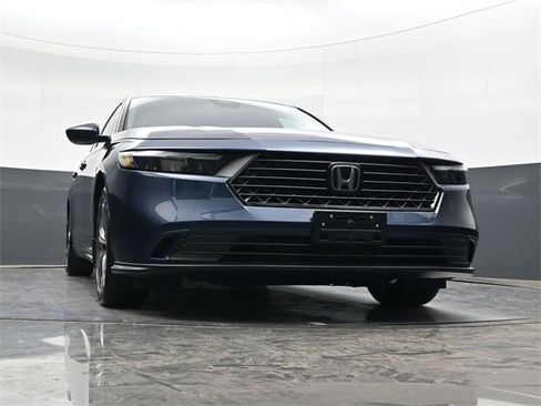 Used 2023 Honda Accord EX image 30