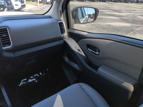 Certified 2022 Nissan Frontier SV RWD image 17