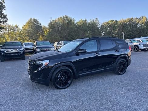 Used 2020 GMC Terrain SLE w/ Driver Convenience Package image 3