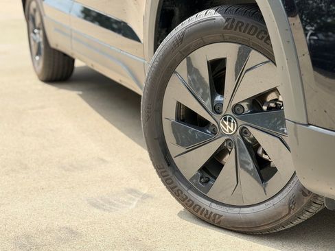 Certified 2025 Volkswagen Taos S FWD image 2
