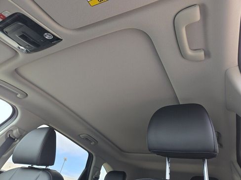 New 2026 Kia Sorento S FWD image 7