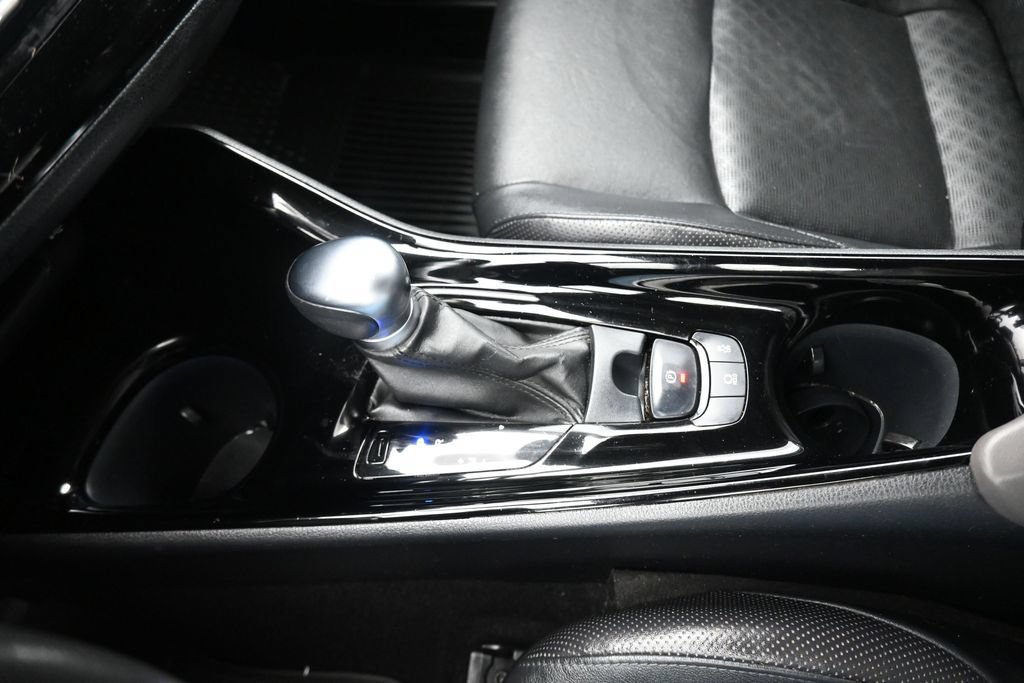 Used 2021 Toyota C-HR Limited FWD image 22