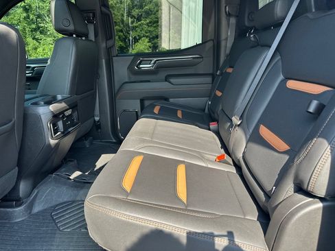 Used 2024 GMC Sierra 1500 AT4 w/ Technology Package AWD/4WD image 21