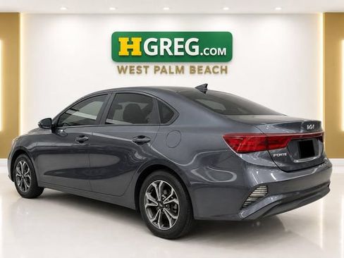Used 2022 Kia Forte LXS w/ LXS Technology Package FWD image 2