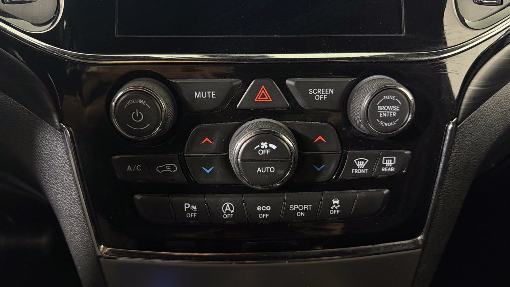 Used 2019 Jeep Grand Cherokee Altitude AWD/4WD image 27