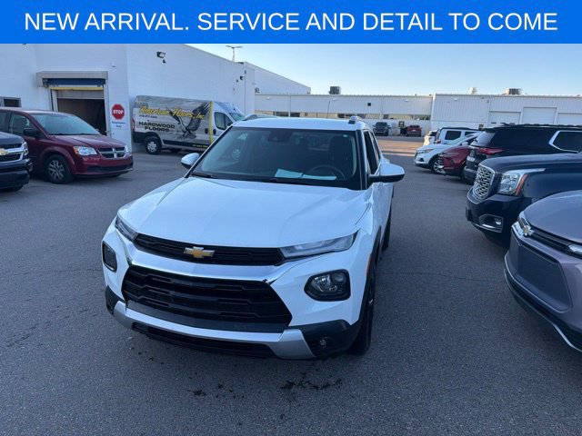 Used 2023 Chevrolet TrailBlazer LT w/ Convenience Package AWD/4WD image 1