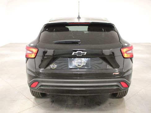 Used 2024 Chevrolet Trax RS w/ Driver Confidence Package image 8