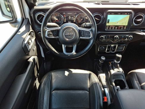 Used 2022 Jeep Wrangler Unlimited Sahara AWD/4WD image 12