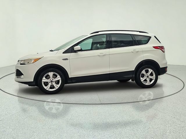 Used 2016 Ford Escape SE w/ Equipment Group 201A FWD image 3