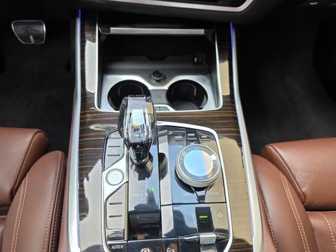 Used 2021 BMW X7 xDrive40i w/ M Sport Package AWD/4WD image 43