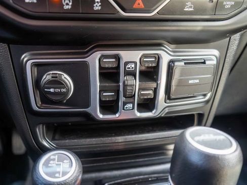 Used 2021 Jeep Gladiator Sport AWD/4WD image 26