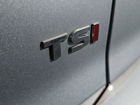 Used 2017 Volkswagen Passat 1.8T SEL Premium image 31