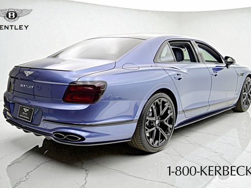 Used 2023 Bentley Flying Spur V8 image 10