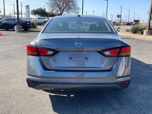 Used 2025 Nissan Altima 2.5 SV image 6