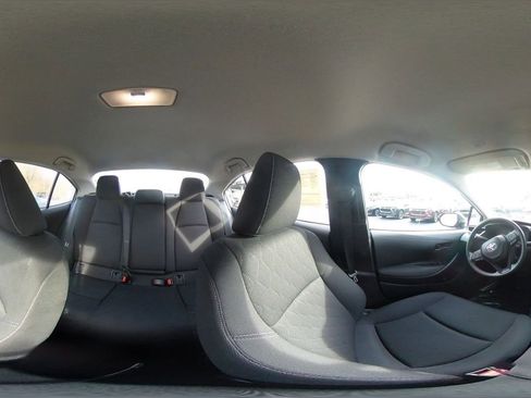 Used 2025 Toyota Corolla LE image 36