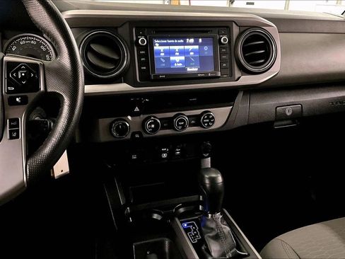Used 2018 Toyota Tacoma SR5 image 6