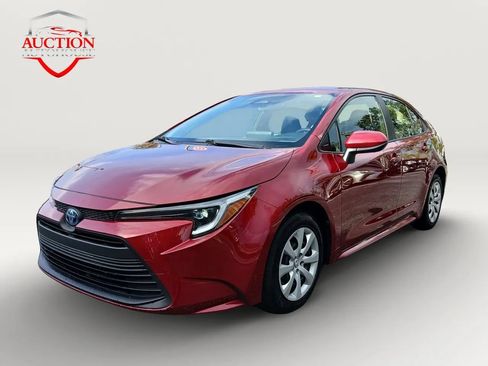 Used 2024 Toyota Corolla LE FWD image 1