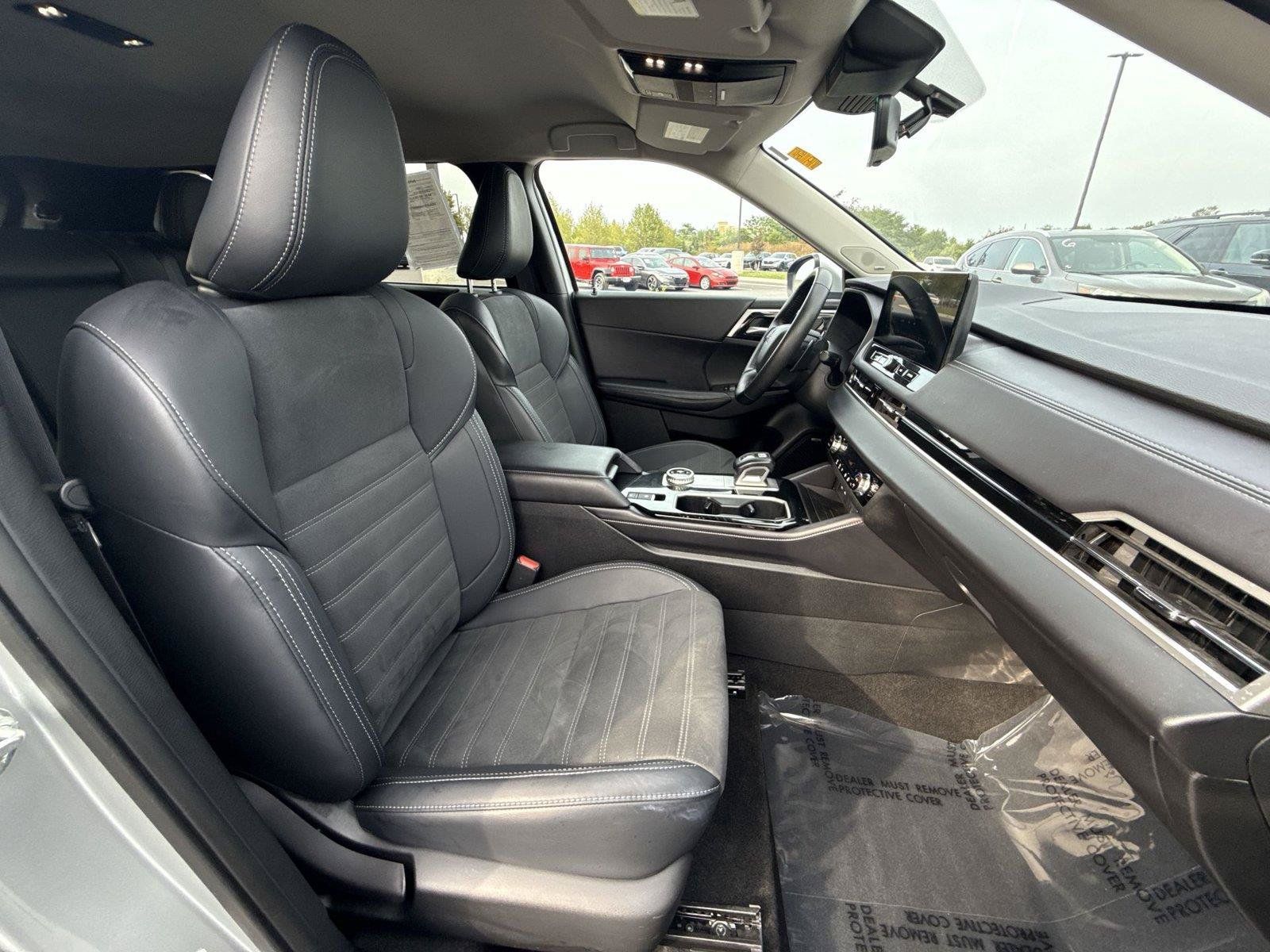 Used 2025 Mitsubishi Outlander SE AWD/4WD image 20
