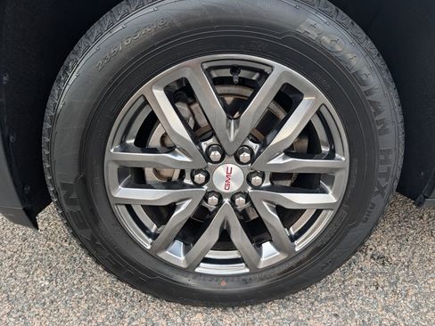 Used 2017 GMC Acadia SLT image 11