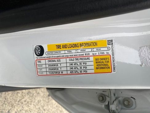 Used 2022 Buick Enclave Essence FWD image 27