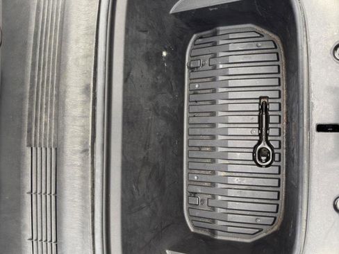 Used 2020 Tesla Model Y Long Range image 40