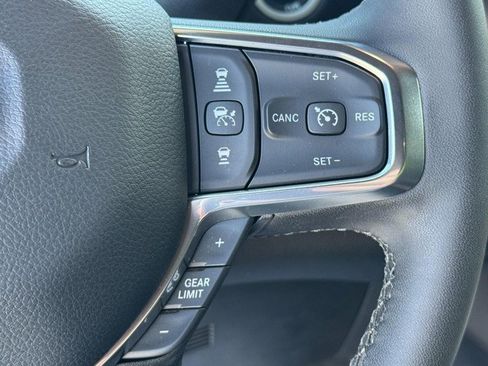 Used 2025 RAM 2500 Laramie AWD/4WD image 19