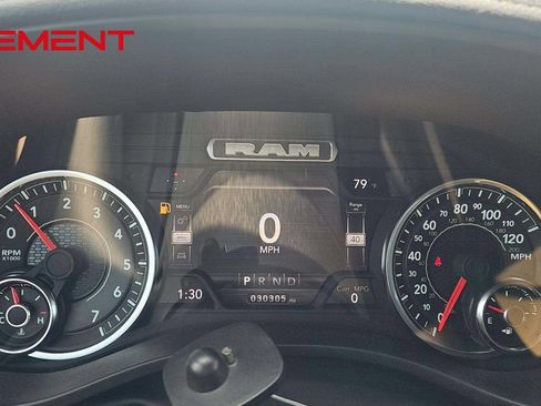 Used 2023 RAM 1500 Laramie AWD/4WD image 3