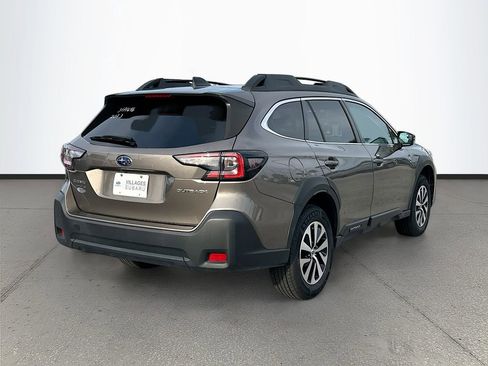 Used 2023 Subaru Outback Premium image 7