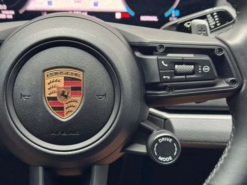 Used 2025 Porsche Panamera image 24