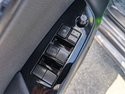 Used 2022 Toyota Prius Prime XLE FWD image 15