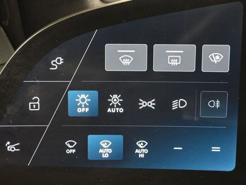 Used 2023 Lucid Air Touring image 17