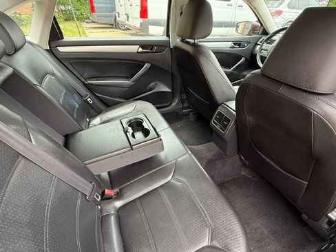 Used 2013 Volkswagen Passat 2.5 SE FWD image 18