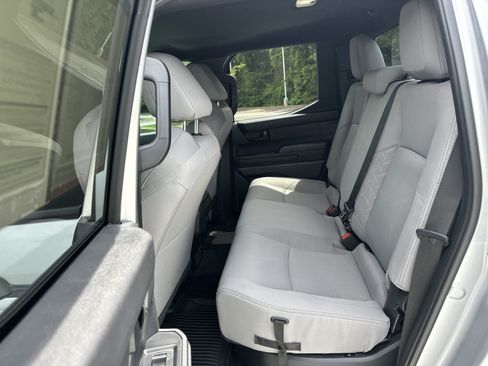 Certified 2025 Toyota Tacoma SR5 AWD/4WD image 31