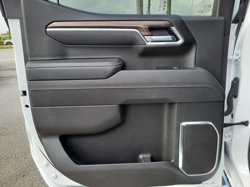 Used 2025 Chevrolet Silverado 1500 LT image 24